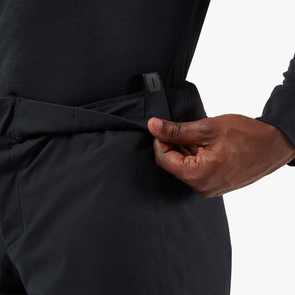 On Running Waterproof and windproof yet breathable running shorts. black, medium - Picture 3 of 10